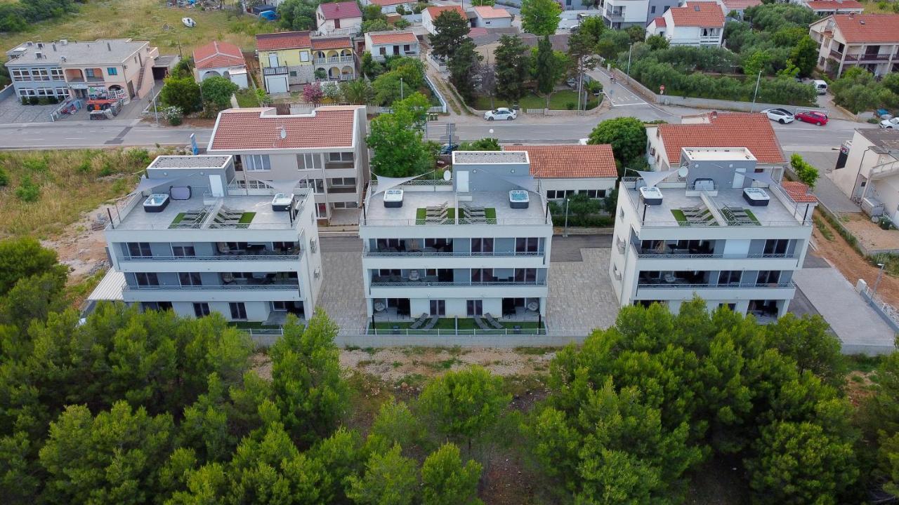 Number One Apartments 비르 외부 사진